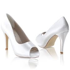 Livraison rapide, economies garanties et stock permanent ! Escarpins Mariee Ivoire A Talon Haut Marietta Perfect