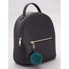 Un sac à dos noir va avec toutes les tenues et est facile à emporter. Sac A Dos Avec Pompons Femme Noir Kiabi 12 00 From Kiabi On 21 Buttons