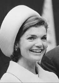 Vintage Pillbox Hats And The Women Who Made Them Fashionable Jackie Kennedy Jackie Kennedy Style Jackie O