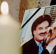 Nun werden die besten stücke des 2005 verstorbenen modezars rudolph moshammer versteigert. Tausende Nehmen Abschied Von Moshammer Welt