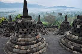 Candi borobudur adalah candi buddha terbesar di dunia. Majestic Candi Borobudur Temple In Yogyakarta Indonesia Kulture Kween