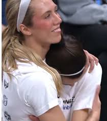 Lexie Hull Caitlin and Sophie Bench