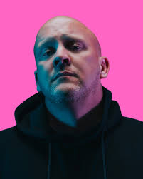 Don't we just LOVE a filthy D&B drop in the middle of a cheeky fezzy set?!  😮‍💨🔥 Totally unexpected, totally chaotic — and it just hits different.  More of that energy coming