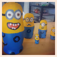 ¿esos pequeños y graciosos personajillos amarillos que aparecen en la película «gru. Minions Einfach Selber Basteln Mit Matroschka Stitchesandtraveltales Com