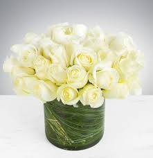 Order mother's day flowers online from same day flower delivery las vegas, nv to guarantee your mom has the best mother's day yet. Two Dozen White Roses Las Vegas Florist A Garden Floral Local Flower Delivery Las Vegas Nv 89149