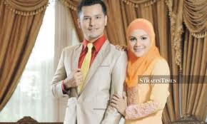 Dato' aliff syukri adalah anak ketiga kepada pengasas sendayu tinggi, rozita ibrahim. Showbiz Aliff Syukri Unfollows Wife On Ig Trouble In Paradise