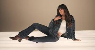 Ella Langley Named American Eagle's 'Denim Darling' - See Our 5 ...