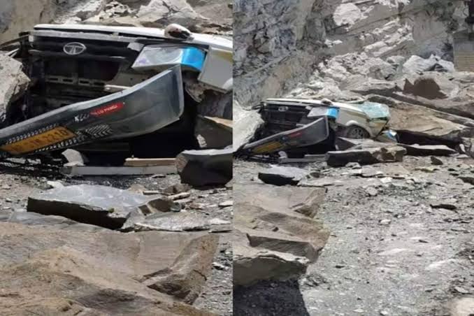 हिमाचलमध्ये वाहनावर दरड कोसळून 13 जणांचा मृत्यू