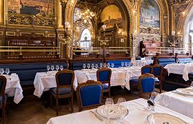 I ordered a rum baba for. Le Train Bleu Fremdenverkehrsamt Paris