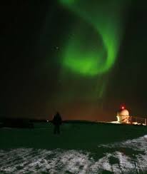 Have You Ever Wondered Where The Best Place To See The Northern Lights Would Be If You Ask Those In See The Northern Lights Famous Places Northern Lights