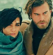 Pin By Kamilaleneka On Tuba Buyukustun Kivanc Tatlitug Tuba Buyukustun Actresses