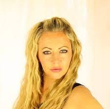 Nadia Hatch's Instagram, Twitter & Facebook