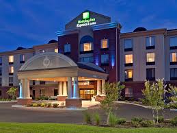 Since we primarily focus on hotels with water fun features, we will point out the hotels in pigeon forge with family suites but also with water parks. Pigeon Forge Hotels Top 15 Hotels In Pigeon Forge Tn By Ihg Price From Usd 130 00