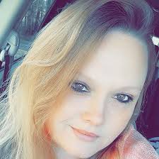 Beneath the Willow: Lyda, Susan: 9798285085225: Amazon.com: Books