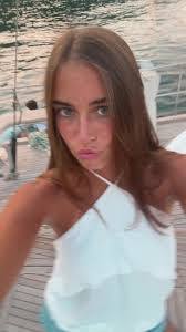 Emeline Smith's Instagram, Twitter & Facebook