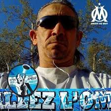 Eric Piazza, demi de mêlée des Champions de France 92 avec le RCC, a été  victime d'un accident domestique. Gravement brûlé aux mains, au torse et au  visage, il est actuellement en