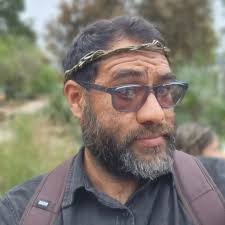 FYNBOS WALK 2! We are very excited to announce another guided walk of the  habitats that inspire and provide ingredients for Wolfgat's menu with  botanist and wild food enthusiast, Rupert Koopman*. Not