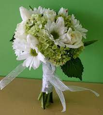 See more ideas about prom flowers, flowers, wedding flowers. Hand Tied Clutch Bouquets For Prom A Popular Trend In Havertown Pa Prom Flowers Bouquet Prom Bouquet Homecoming Flowers