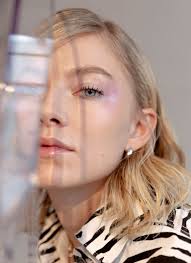 She came fifth in the norwegian version of the reality television show pop idol, aired on tv 2 in 2013. Starlet Rising Astrid S Notion
