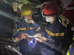 .(công an quận 11) và phòng cháy chữa cháy khu vực 1 thuộc phòng cháy chữa cháy và cứu nạn cứu hộ (pc07) công an tp.hcm cùng nhiều đơn vị khác đã có mặt, đám cháy sau đó cũng được. 4hvmira4mqeqtm