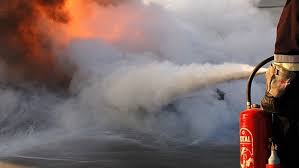 Bildergebnis für feuerlöscher einsatz