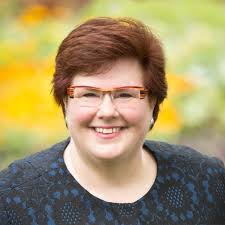 How many actors were reused from one episode to another in Magnum P.I.?