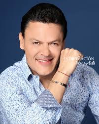 Omar Lindo's Instagram, Twitter & Facebook