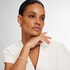 Isabel Bernard Cadeau d'Isabel 14 karat gold necklace and bracelet gift set  with freshwater pearls