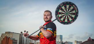 De twee zijn vrienden, trainen vaak samen en hebben ook dezelfde manager. Page 8 Showbizzplaza