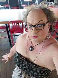 Hello y'all! I'll be in Tenerife for the next days staying in Costa Adeje.  Looking for a nice strapping lad or lads who know a good time but know how  to treat