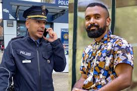 Später gab es eigene reiche, die von turksprachigen herrschern gegründet wurden (erst die seldschuken, dann die osmanen). Polizeisprecher Es Gibt Vorurteile Bis Hin Zu Rassisten Unter Uns Business Insider