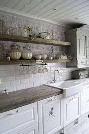 45 Minimalist Farmhouse Decoration Ideas For Small Kitchen In 2020 Kitchen Remodel Layout Farmhouse Kitchen Backsplash Country Kitchen