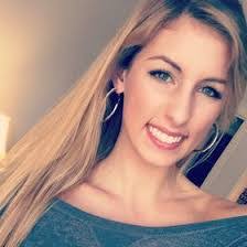 Stephanie Bott's Instagram, Twitter & Facebook