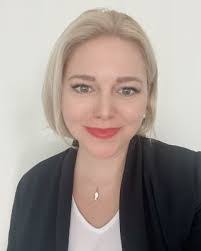 Nancy Tavares's Instagram, Twitter & Facebook