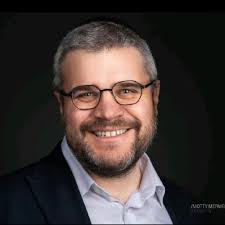 I'm a proud member of the number one BNI chapter in the UK, BNI B4B, so I  was absolutely chuffed to bits to receive this Member of the Month award  this week. |