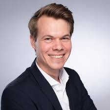 Patrick Thelen's Instagram, Twitter & Facebook