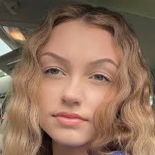 Daisy Morrison's Instagram, Twitter & Facebook