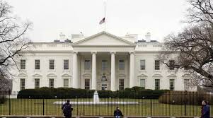 Se encuentra en 1600 pennsylvania avenue nw en washington, dc, y ha sido la residencia de todos los presidentes de los estados unidos desde john adams en 1800. Alerta En Estados Unidos Por Persona Que Se Disparo Frente A La Casa Blanca El Comercio
