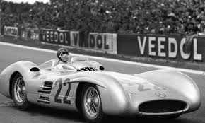 French Grand Prix In Reims 4 July 1954 Hans Herrmann Race Number 22 At The Wheel Of The Streamlined Mercedes Benz Formula 1 Benz Mercedes Benz Daimler Benz