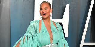 Chrissy teigen ретвитнул(а) taylor lorenz. Chrissy Teigen Shares The Exact Products In Her Skincare Routine Elle Canada