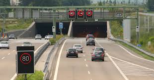 x der gelbe pkw verlässt die autobahn o das motorrad verlässt die autobahn o der blaue bus vor mir bremst wegen. Panne Im Tunnel Checkliste Sicheres Verhalten Acv