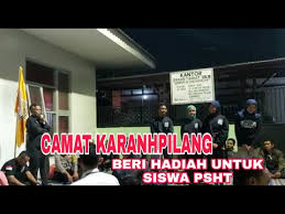 Ppkm darurat dimulai, bansos berlanjut lagi. Camat Karangpilang Beri Hadiah Pada Siswa Psht By Kjs Tv