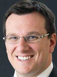 Tracy Hovis's Instagram, Twitter & Facebook