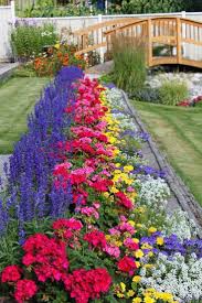 These easy to grow vintage flowers are making a comeback in popularity for the flower garden. 29 Flower Bed Ideas In Front Of House 4 Incheonfair Org Summer Flowers Garden Beautiful Flowers Garden Backyard Flowers