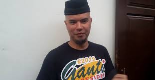 Namun karena h mengetahui keduanya bukan seorang aparat, niat mempersekusi itu akhirnya tak terbendung. Tanggapan Ketum Gp Ansor Soal Ahmad Dhani Sebut Banser Idiot Tirto Id