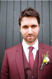 Tenue Marie Bordeaux Boutonniere Mariage Atour Du Vin Boutonnieres Mariage Costume Mariage Mariage Bordeaux