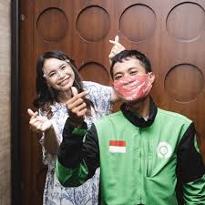Tante vs ojol terbaru 2021. Viral Driver Ojol Dapat Orderan Dari Rossa Isi Chatnya Kocak Banget