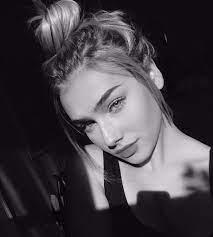 pin by ميرال الشمري on fille selfie poses instagram selfie ideas instagram cute selfie ideas