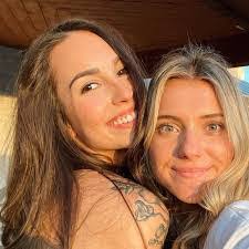 Carly Colombo's Instagram, Twitter & Facebook