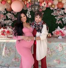 She's allowed her husband to cheat on her numerous vanessa bryant courageosly took to the stage at center court in los angeles on monday morning to. Vanessa Bryant Settles Lawsuit With Her Mother Sofia Laine Daily Mail Online